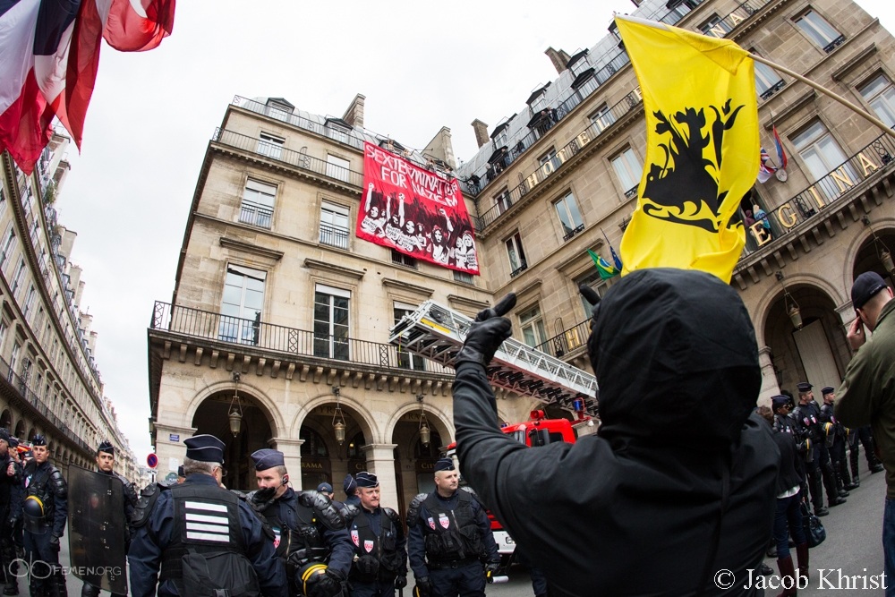  FEMEN   -  