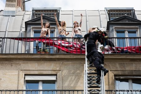  FEMEN   -  
